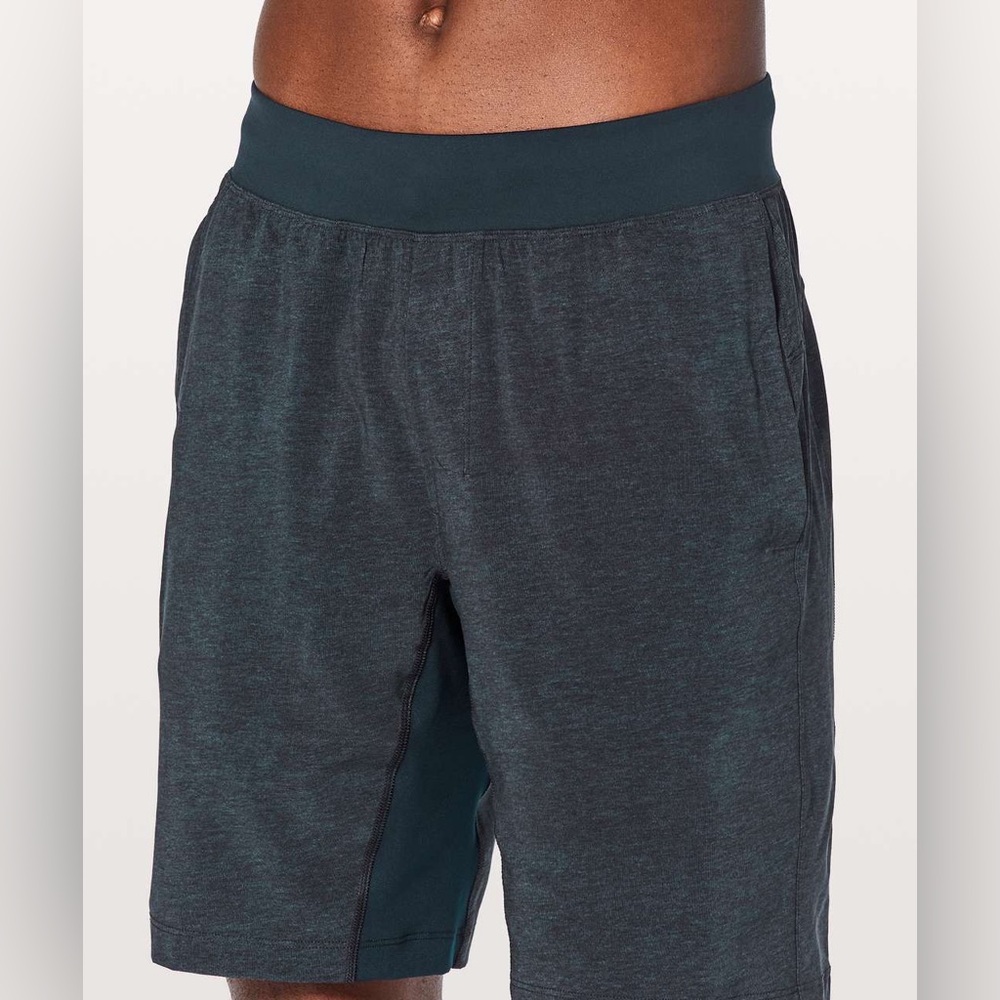 Lululemon T.H.E. Short Linerless 9" - Picture 4 of 8